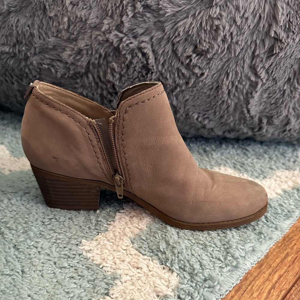 Naturalizer Women’s Ankle Boots Size 9